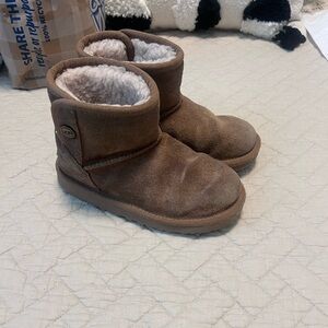 Girl Uggs